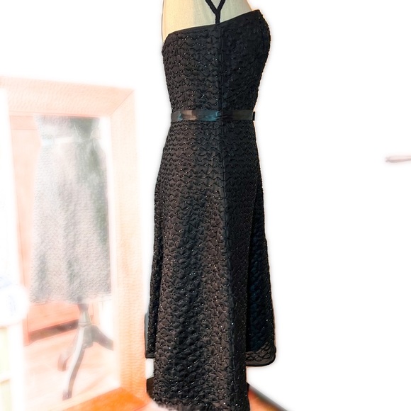 Gorgeous beaded strapless dress - Picture 2 of 9